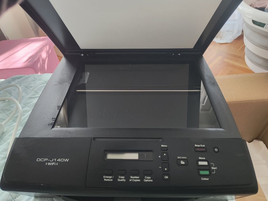 Цветен принтер и скенер Brother