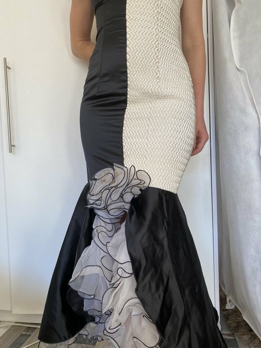 Официална рокля на Одета , бална