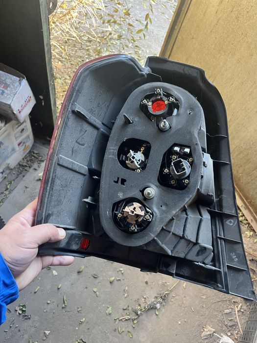 Продам фары задние