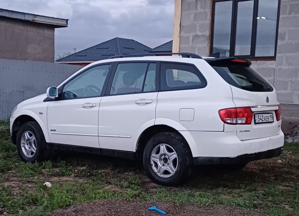 SsangYong Kyron автомобиль