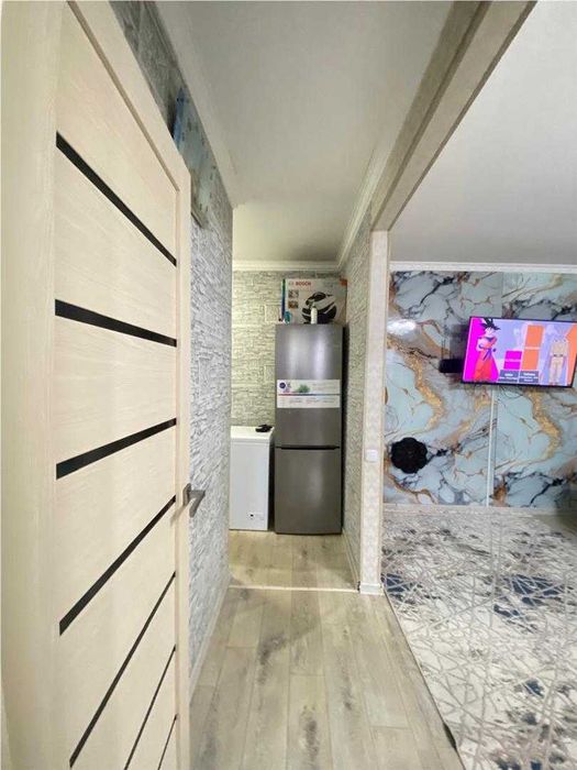 продаю 2 комнатную в 12 микрорайоне