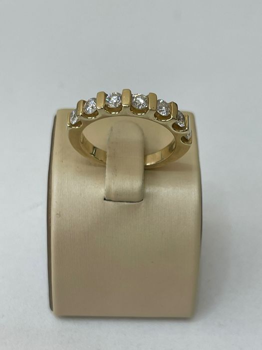 Inel cu pietre prețioase din aur de 14K Amanet BKG