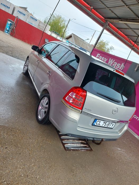 Opel Zafira  2011