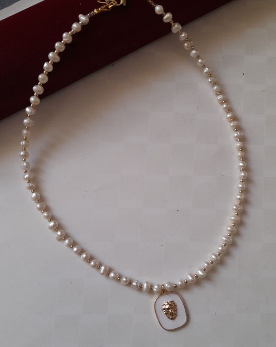 Колье с жемчугом и перламутром
