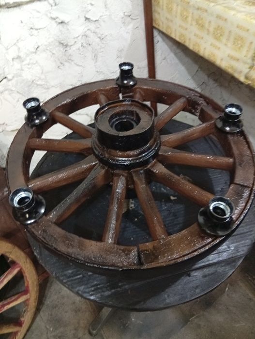 Колело от каруца полилей