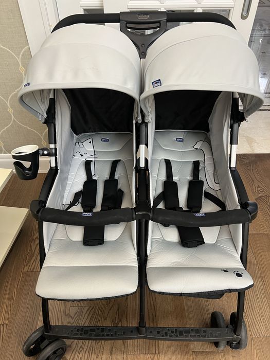 Коляска «Chicco» для двойни