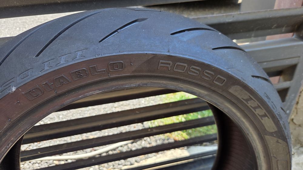 Cauciuc Pirelli Diablo rosso 3   180 55 17 dot 2025