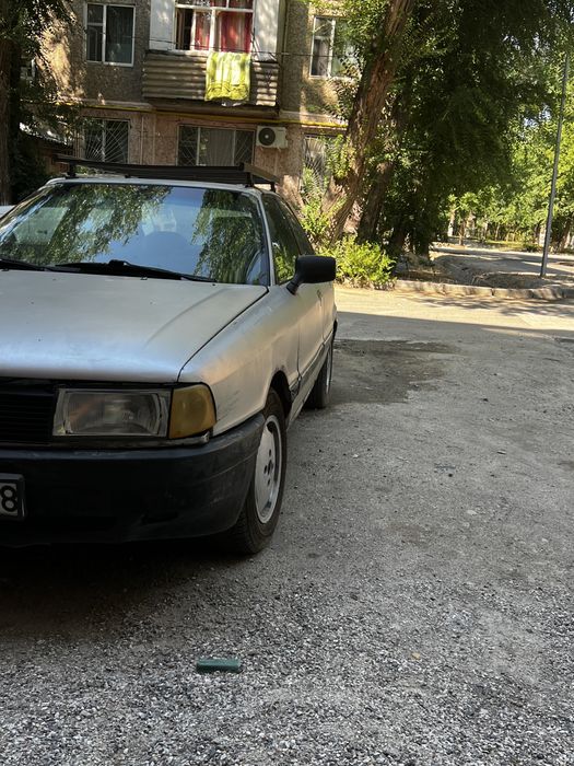 Audi 80 в среднем состоянии
