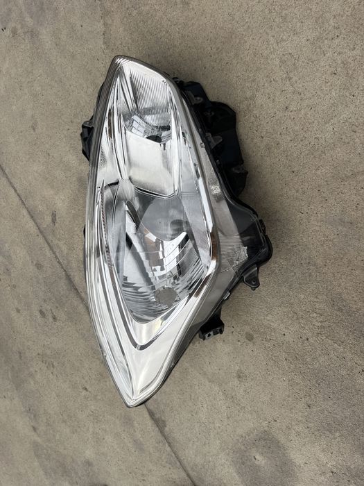 Фар Suzuki Swift 17- 2 бр ляв и десен