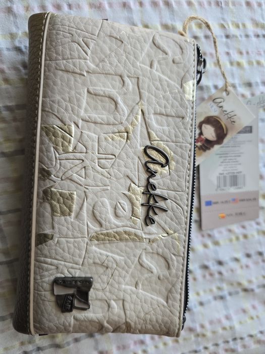 Нов дамски портфейл Анеке