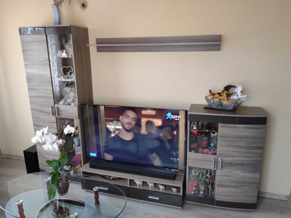 Диван,  секция и маса