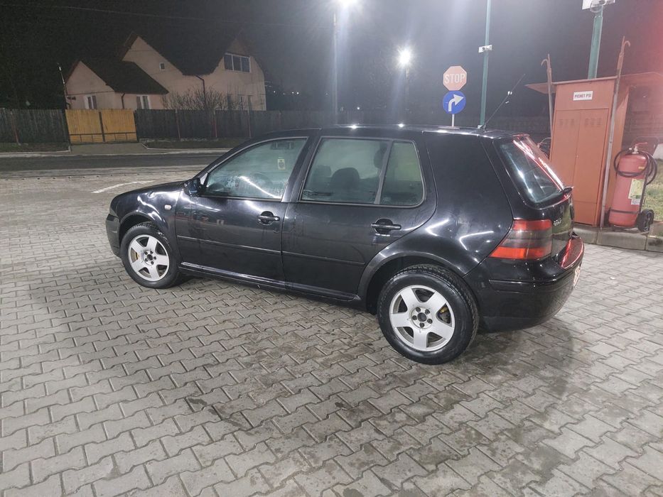 Vand golf 4 1.6 benzina