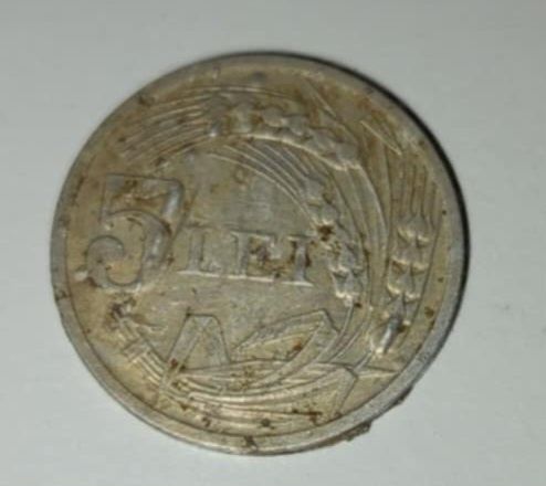 Vând moneda de argint Mihai Regele Românilor  (5 lei)