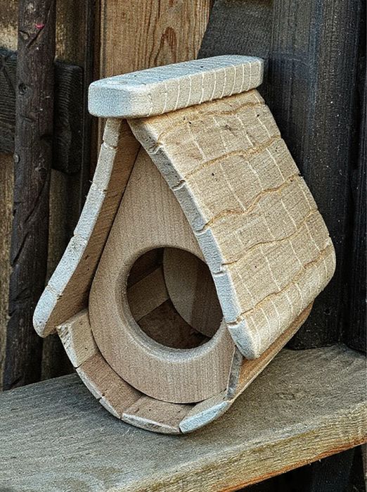 Кормушки для птиц, домики, скворечник