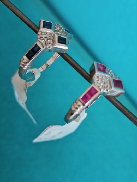 продам кольцо сапфиры или рубины.   И с бриллиантами! D 0,1ct.сертифик