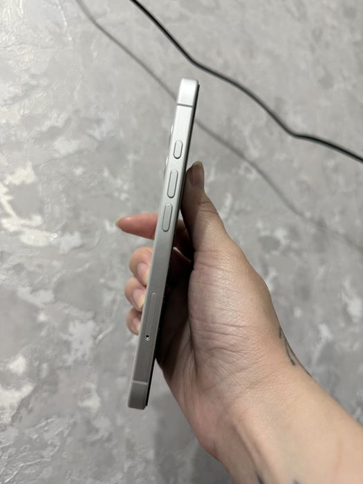 iPhone 16, 256 (90%)