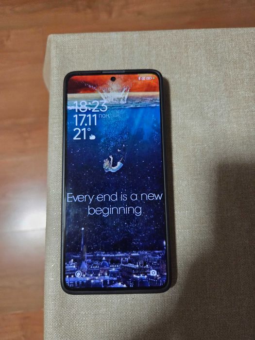 Продавам телефон