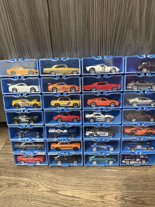 Vand cutie 28 Hotwheels