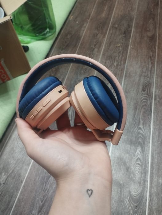 Продам наушники  розовые
