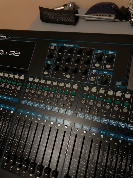 Allen & heath Qu 32 sifrovoy pult sotiladi