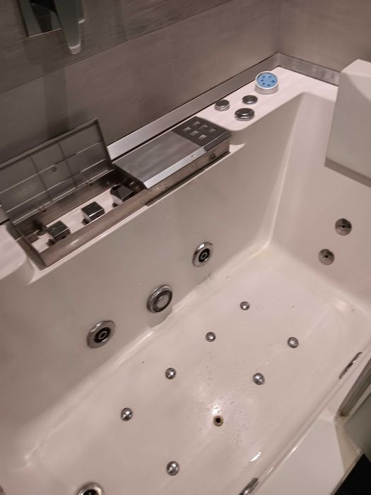 Хиромасажна вана