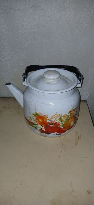 Чайники б.у металические
