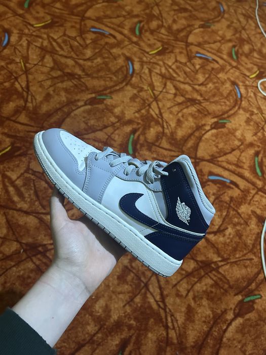 Vand Jordan 1 MID