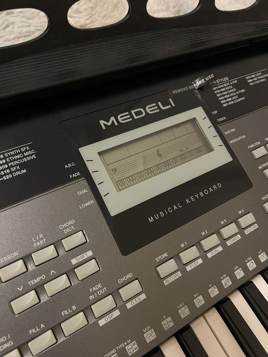 Синтезатор  medeli