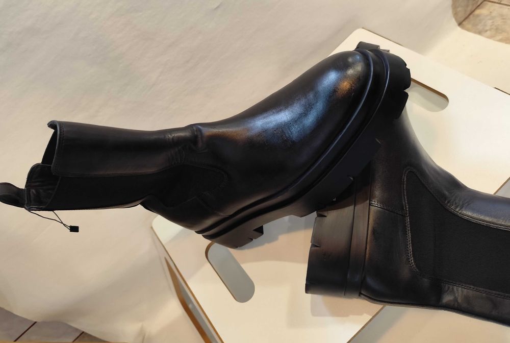 Ghete chelsea 42 plain toe ZARA NOI piele naturala moale