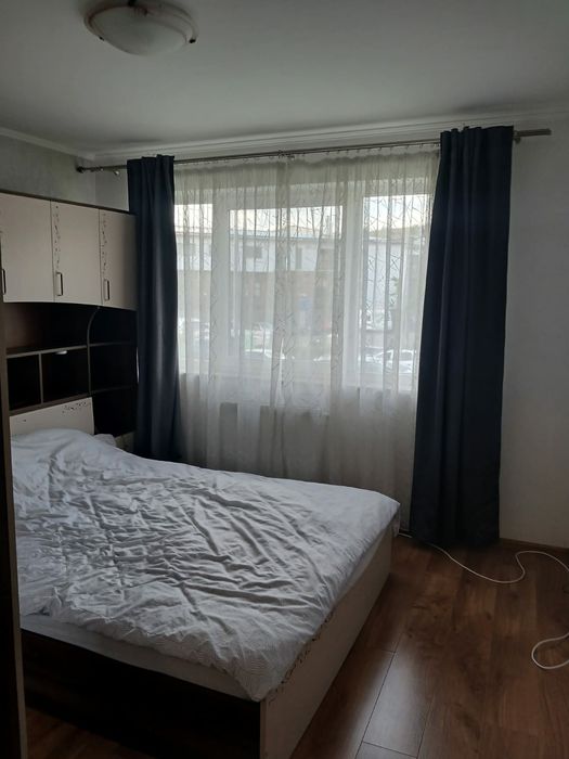 Închiriez ap cu 2 camere semidecomandat