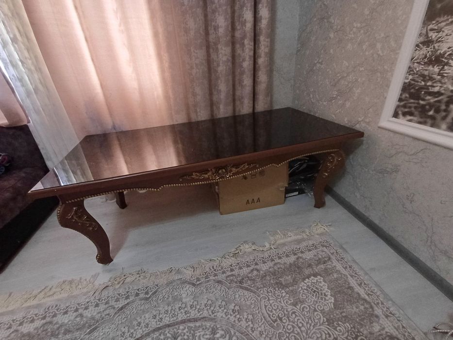 Стол для Гостиной.