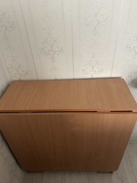 Продам стол книжку!