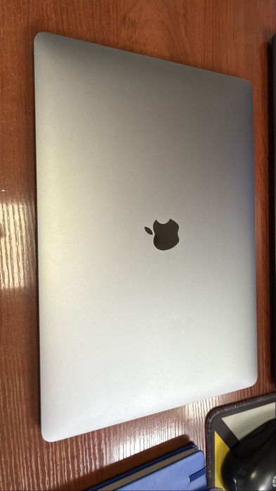 Macbook Pro 15-inch 2019