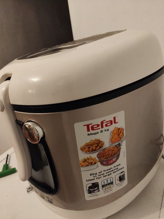 Friteuză Tefal Mega 2 kg – capacitate mare, stare bună, funcționează perfect
