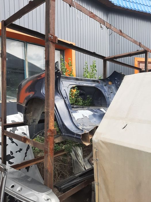 Продам крылья Toyota corolla ceres