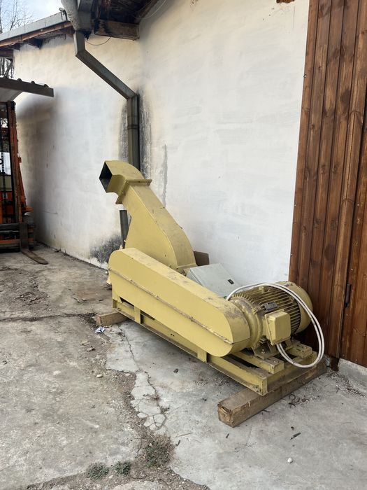 Topator lemn electric