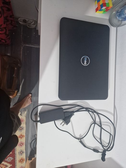 Vând laptop dell