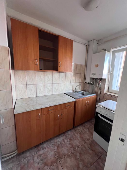 Garsonieră de închiriat în zona cetate