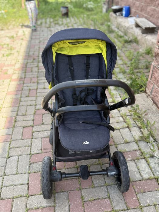 Продам коляску Joie