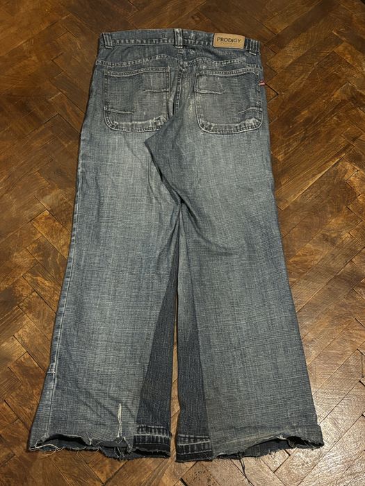Baggy jeans.