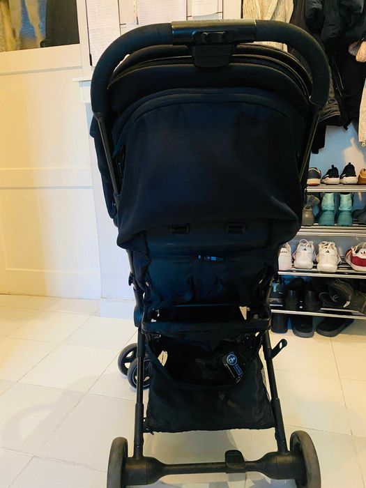 MAXI COSI Количка Lara 2 Essential Black
