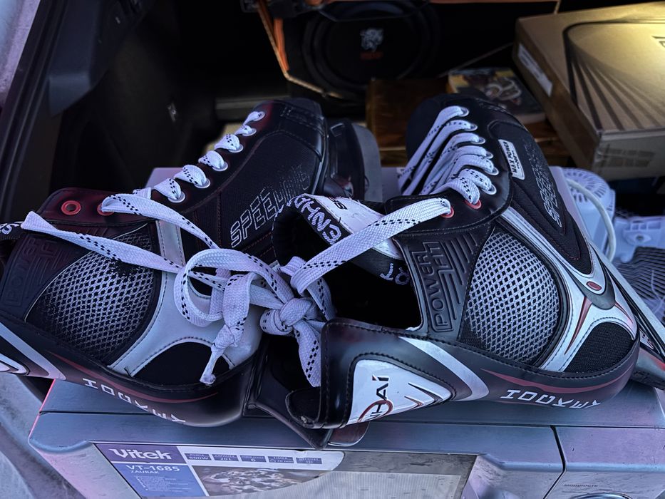 Продам коньки 45 размера