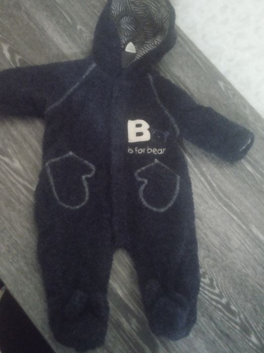 Комбинезон от 0-6 месяцев.