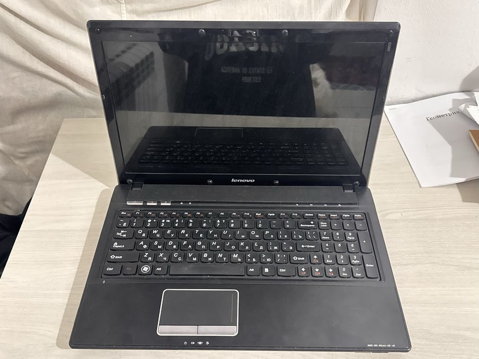 Ноутбук Lenovog560
