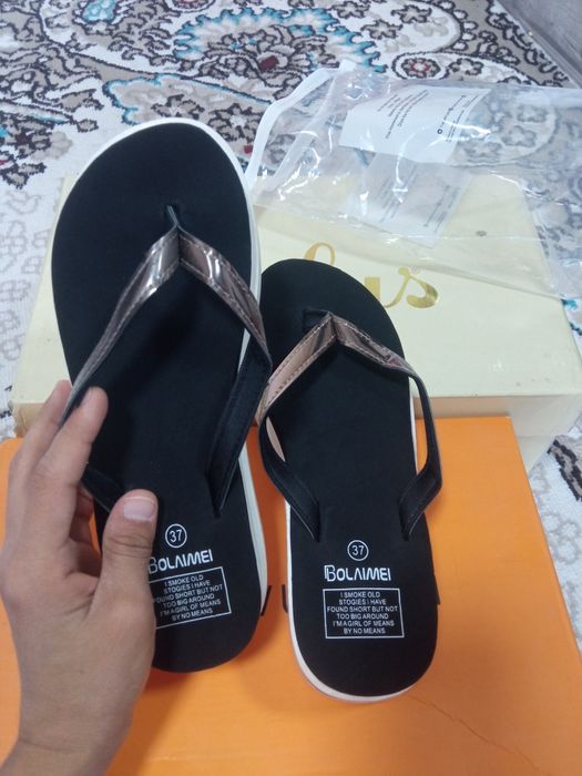 Женская обувь разная