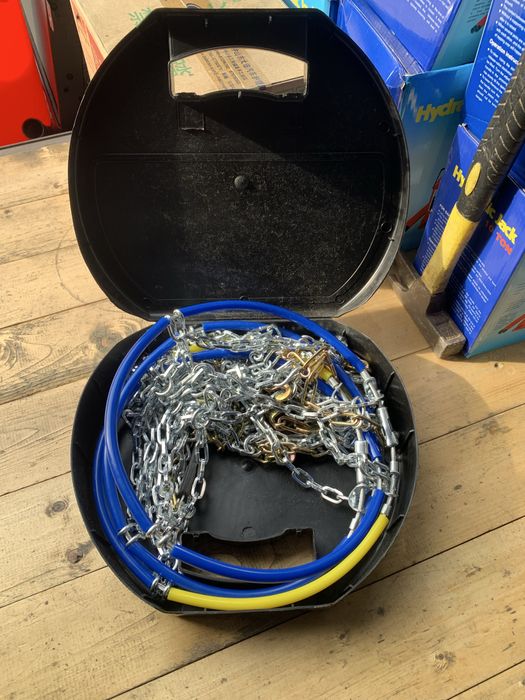 Цеп на шинах для машины