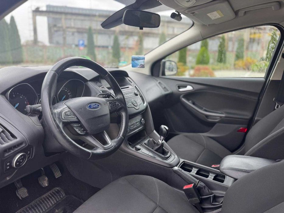FORD Focus 2015 — imagine 5