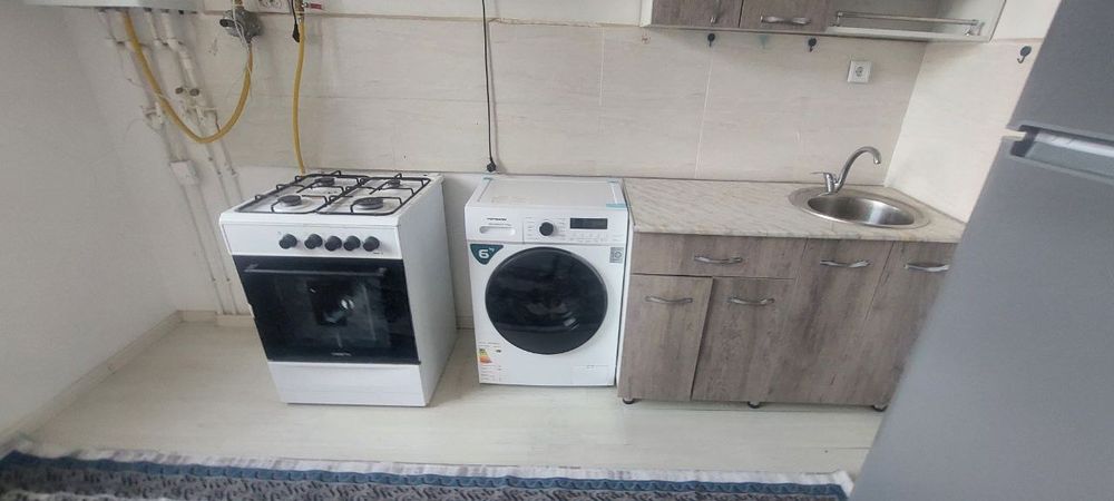 Qizlar uchun sheriklikka kvartira