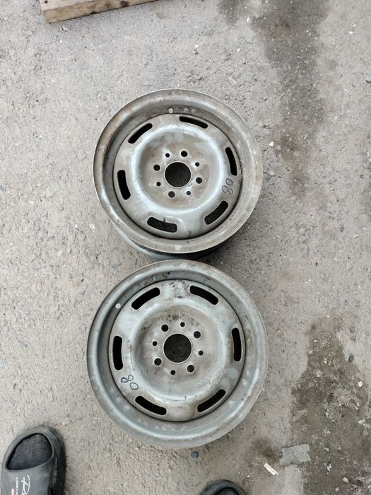 Продам 2 диска на ВАЗ новые d-13