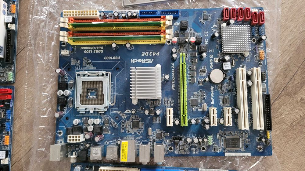 Kituri PC Core 2 Quad si Athlon 64 X2